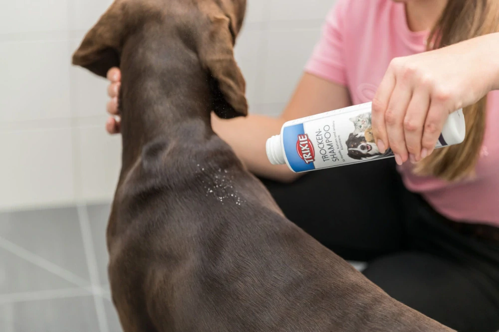 TRIXIE  Trocken šampon 200 g - suchý šampon